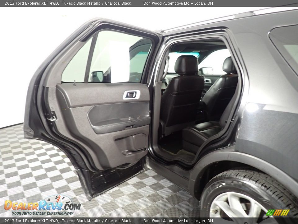2013 Ford Explorer XLT 4WD Tuxedo Black Metallic / Charcoal Black Photo #36