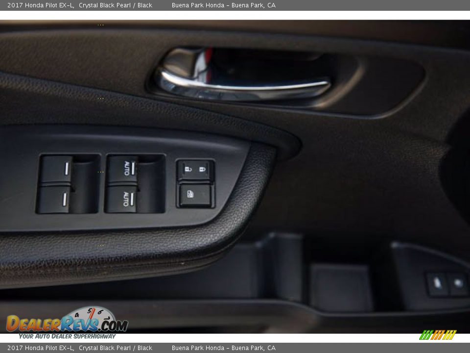 Door Panel of 2017 Honda Pilot EX-L Photo #31