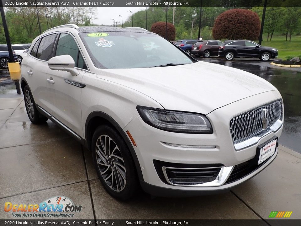 Front 3/4 View of 2020 Lincoln Nautilus Reserve AWD Photo #8