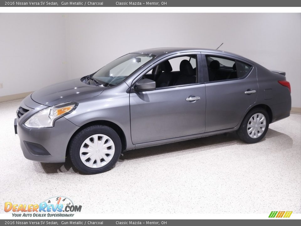 Front 3/4 View of 2016 Nissan Versa SV Sedan Photo #3