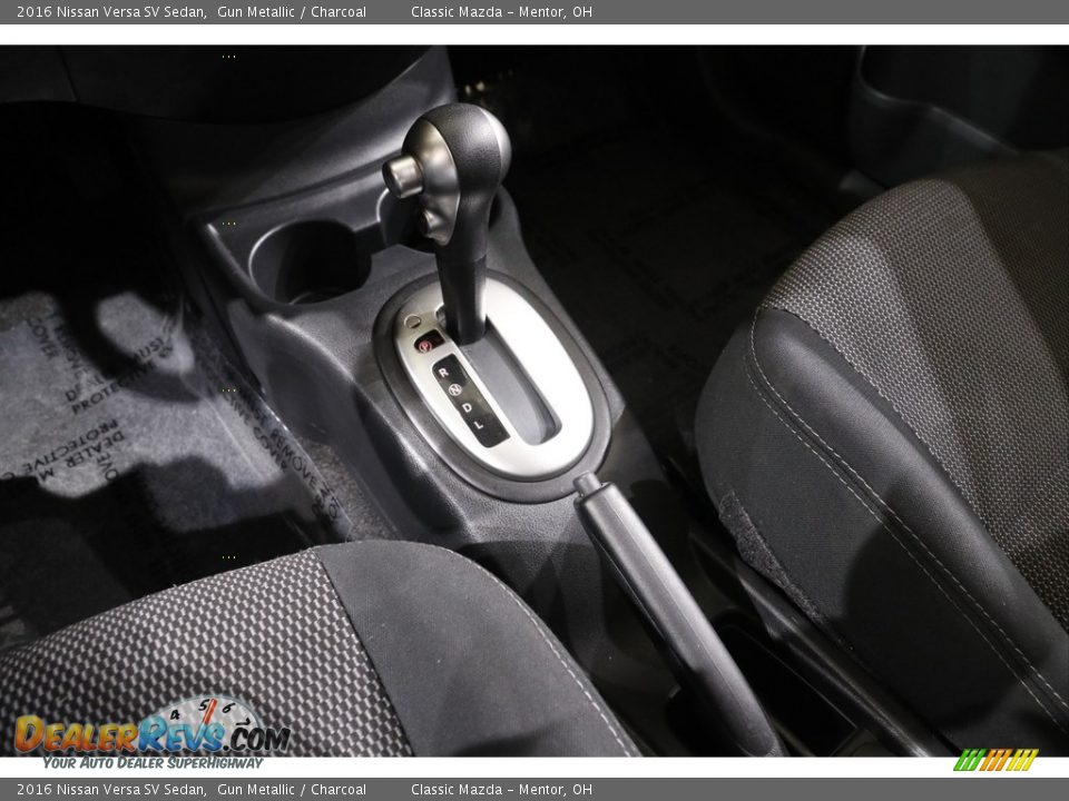 2016 Nissan Versa SV Sedan Shifter Photo #10