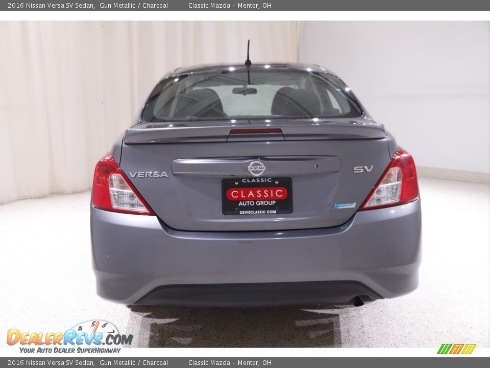 2016 Nissan Versa SV Sedan Gun Metallic / Charcoal Photo #15