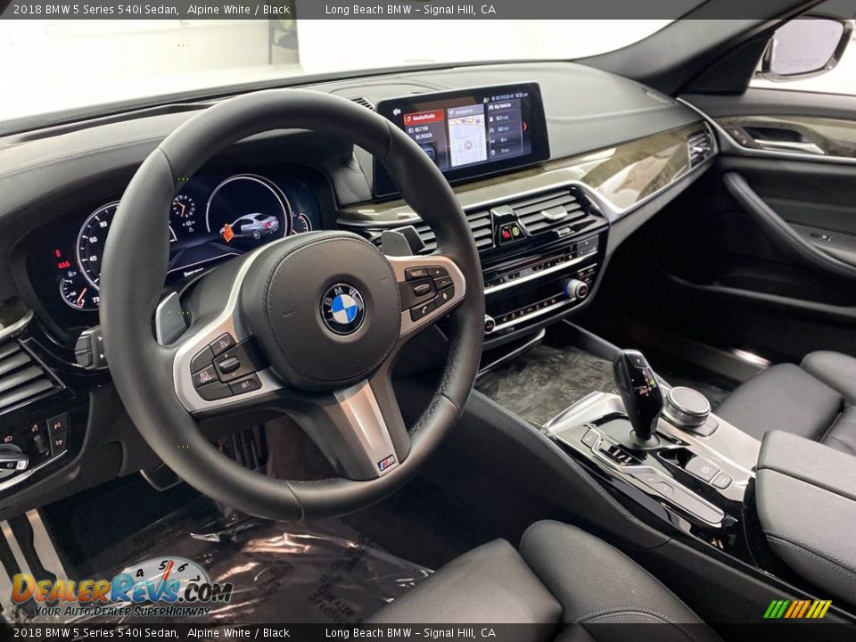 2018 BMW 5 Series 540i Sedan Alpine White / Black Photo #16