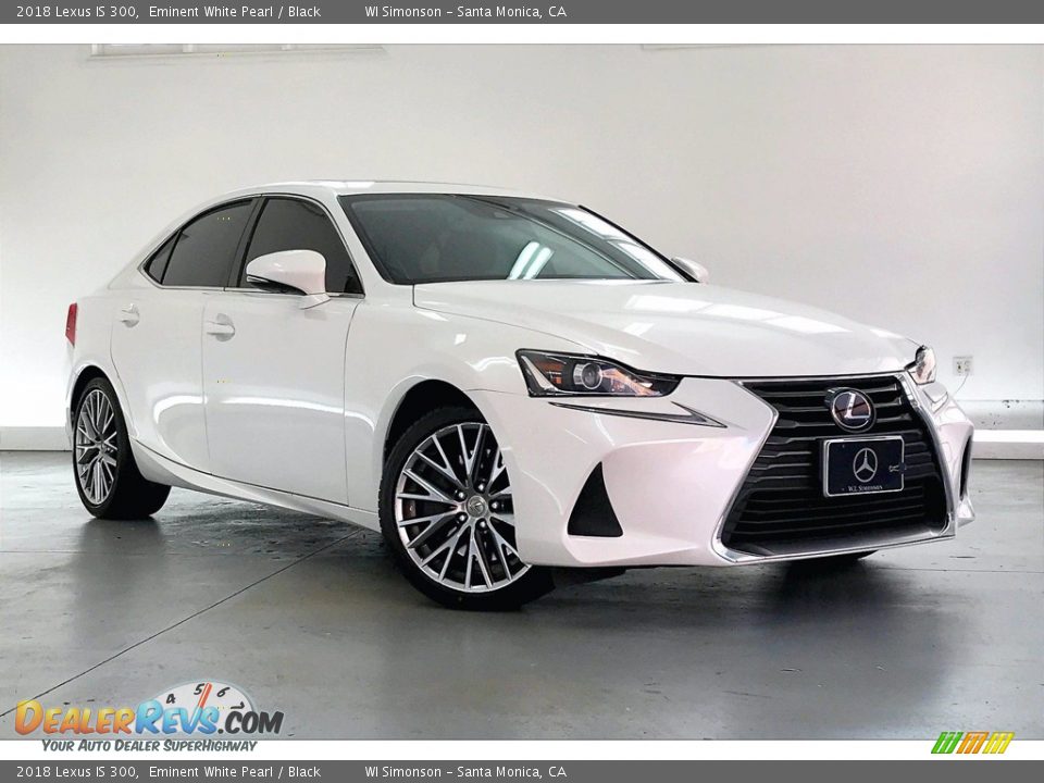 Front 3/4 View of 2018 Lexus IS 300 Photo #34