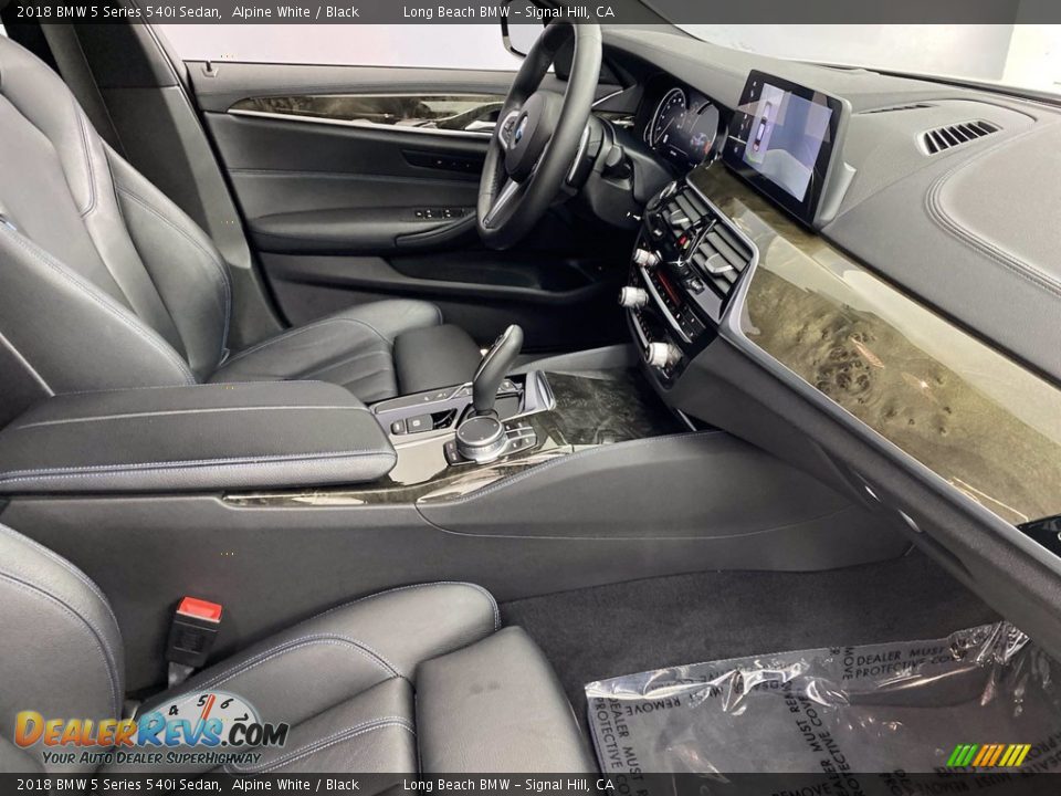 2018 BMW 5 Series 540i Sedan Alpine White / Black Photo #33