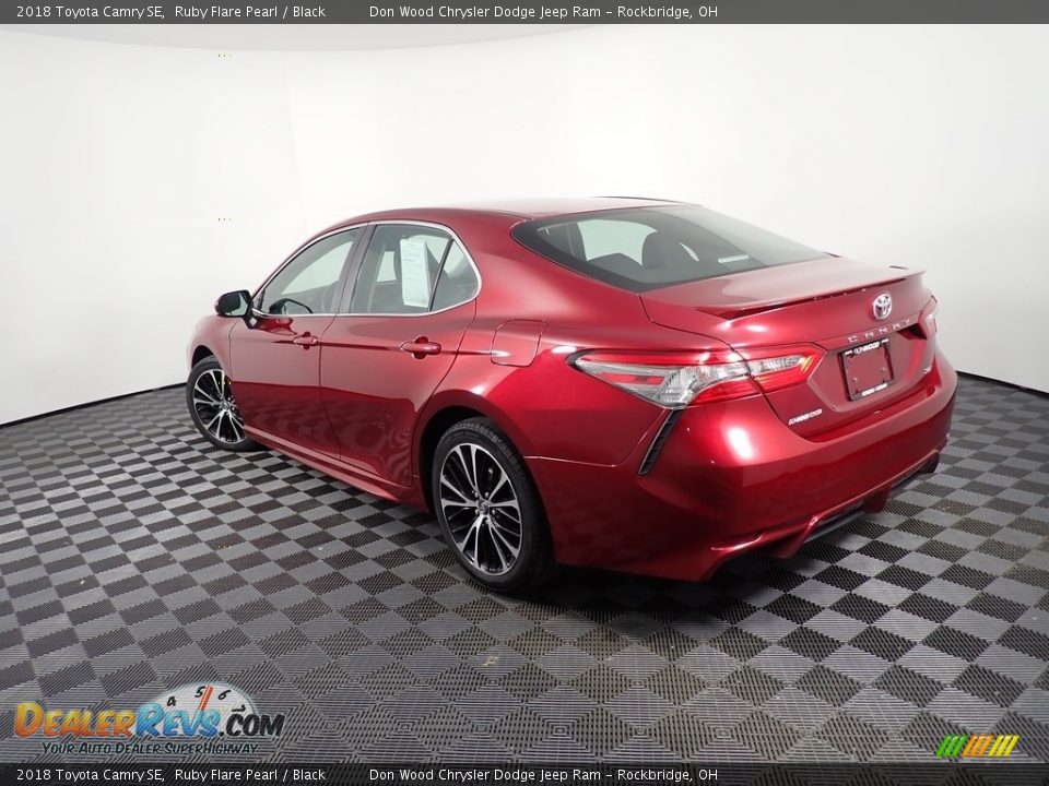 2018 Toyota Camry SE Ruby Flare Pearl / Black Photo #12