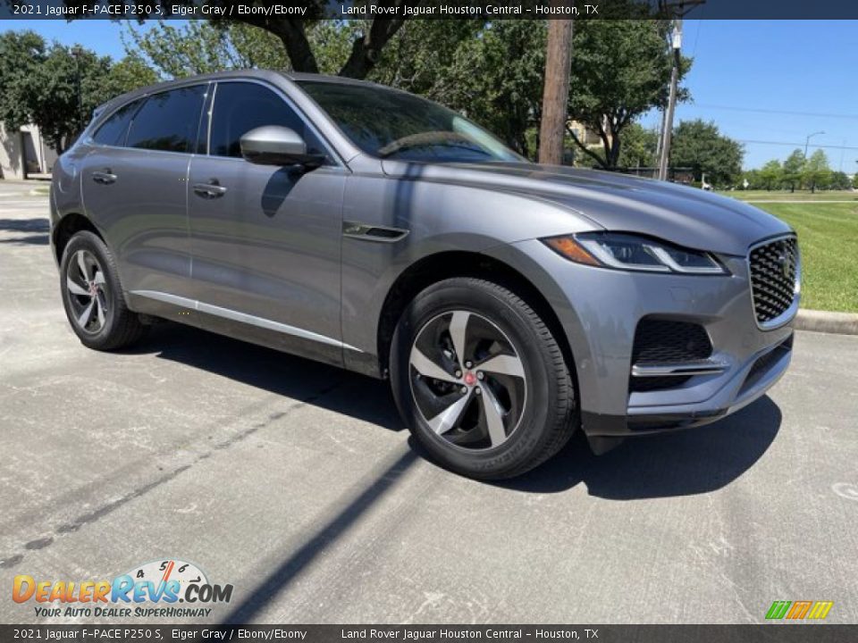 Front 3/4 View of 2021 Jaguar F-PACE P250 S Photo #8