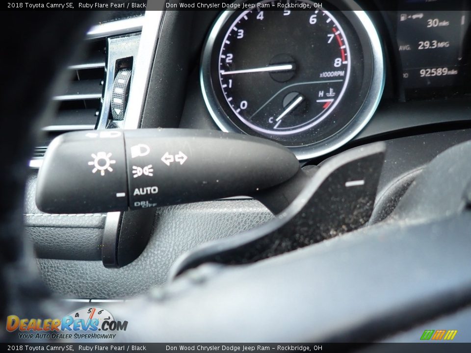 2018 Toyota Camry SE Ruby Flare Pearl / Black Photo #24