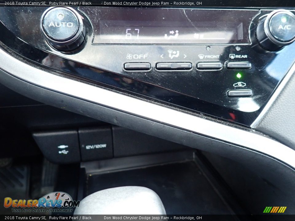 2018 Toyota Camry SE Ruby Flare Pearl / Black Photo #29
