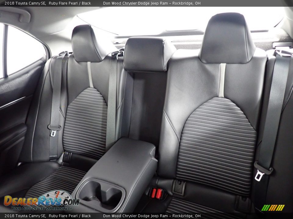 2018 Toyota Camry SE Ruby Flare Pearl / Black Photo #32