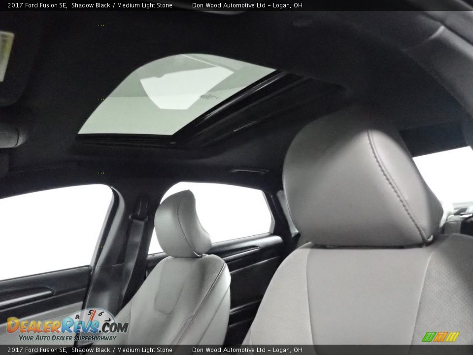 2017 Ford Fusion SE Shadow Black / Medium Light Stone Photo #2
