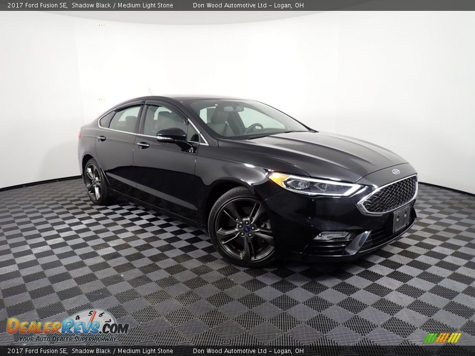 2017 Ford Fusion SE Shadow Black / Medium Light Stone Photo #5