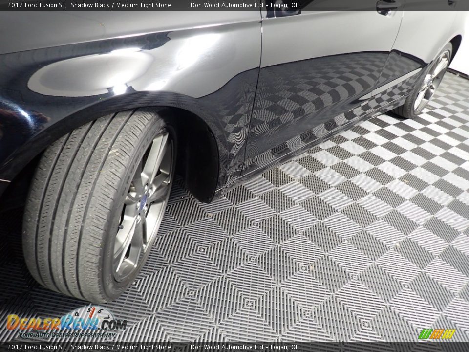 2017 Ford Fusion SE Shadow Black / Medium Light Stone Photo #11