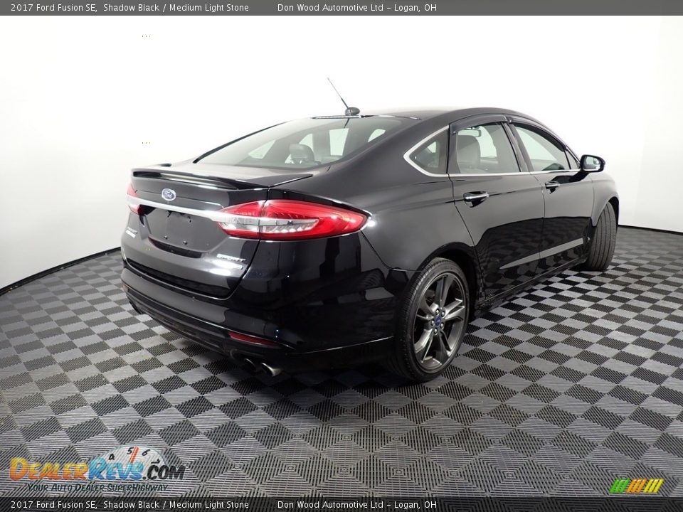 2017 Ford Fusion SE Shadow Black / Medium Light Stone Photo #17