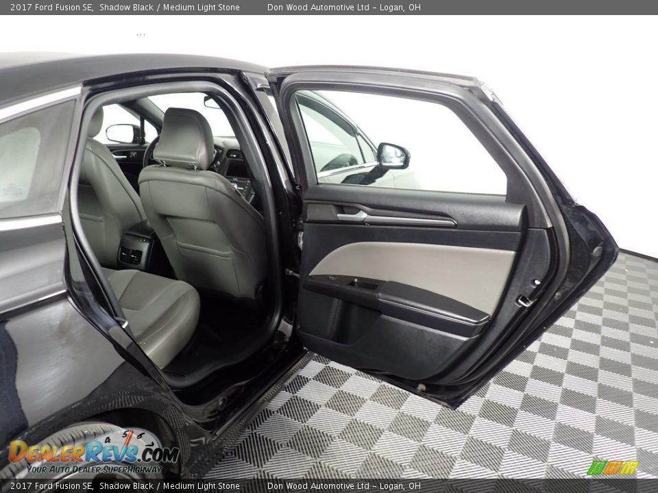 2017 Ford Fusion SE Shadow Black / Medium Light Stone Photo #29