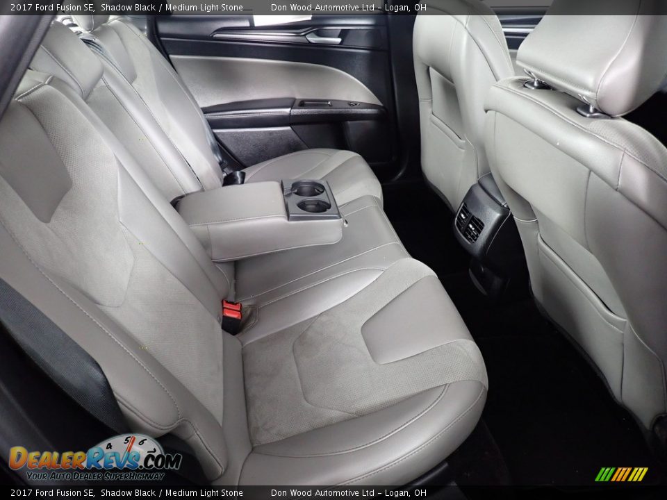 2017 Ford Fusion SE Shadow Black / Medium Light Stone Photo #30