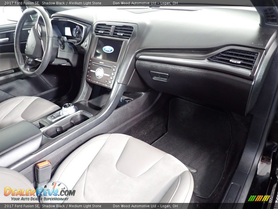 2017 Ford Fusion SE Shadow Black / Medium Light Stone Photo #33