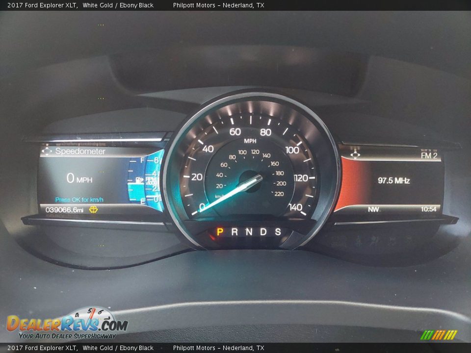 2017 Ford Explorer XLT White Gold / Ebony Black Photo #24