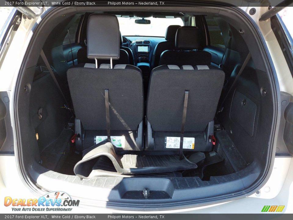 2017 Ford Explorer XLT White Gold / Ebony Black Photo #25