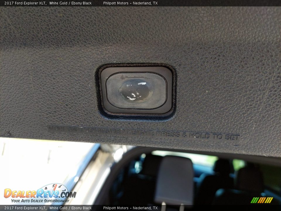 2017 Ford Explorer XLT White Gold / Ebony Black Photo #26