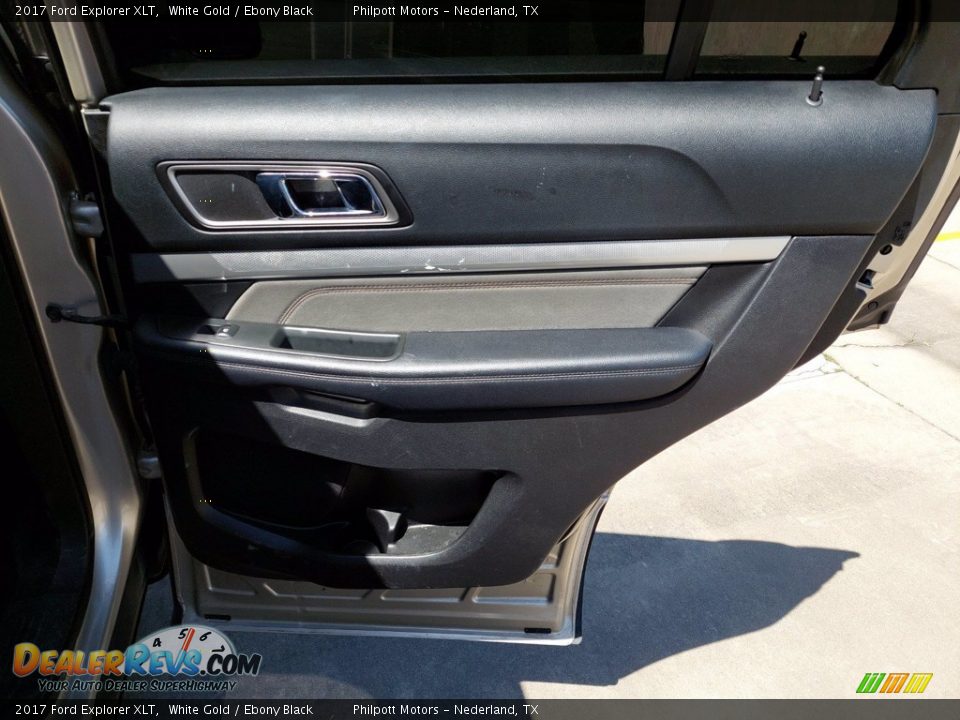 2017 Ford Explorer XLT White Gold / Ebony Black Photo #27