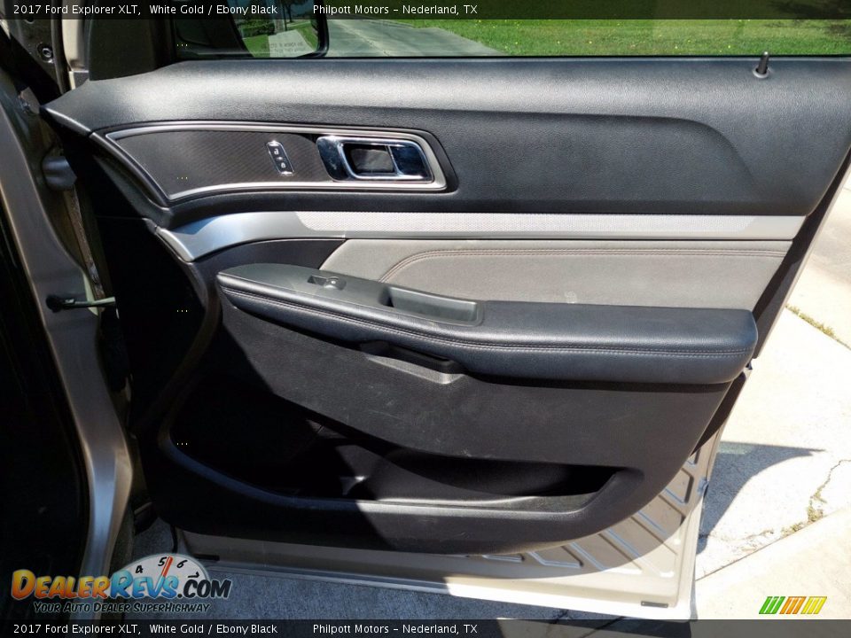 2017 Ford Explorer XLT White Gold / Ebony Black Photo #30