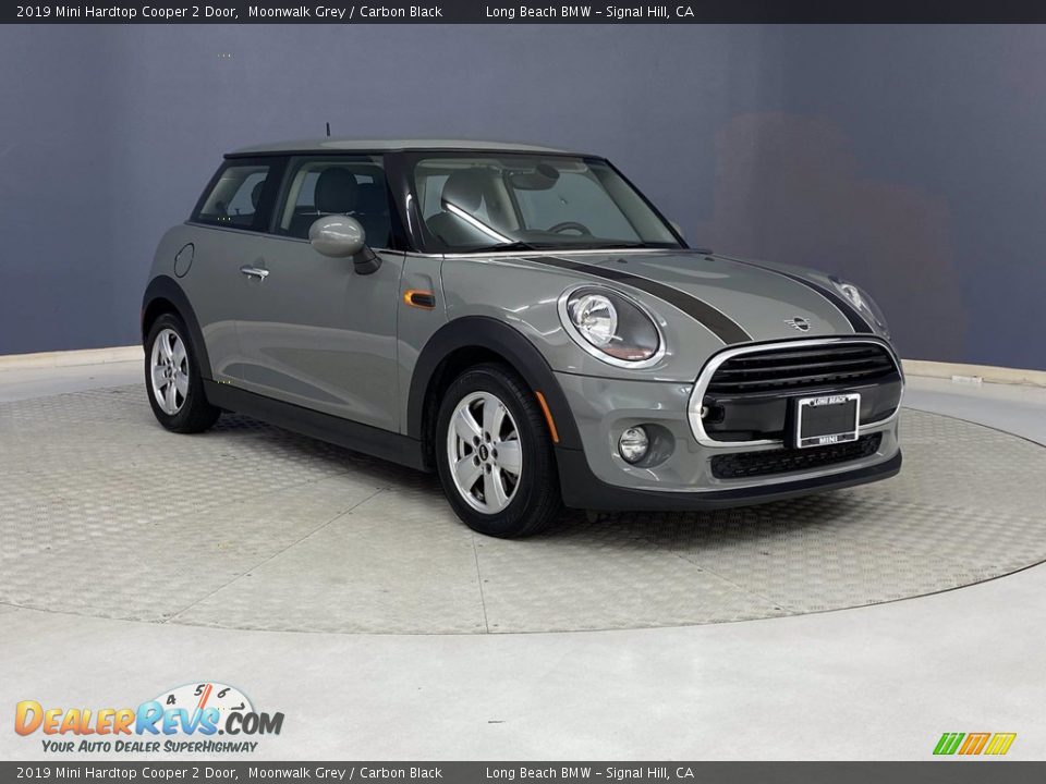 Front 3/4 View of 2019 Mini Hardtop Cooper 2 Door Photo #34