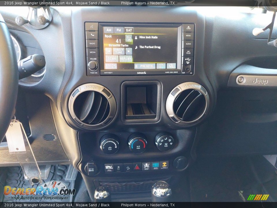 2016 Jeep Wrangler Unlimited Sport 4x4 Mojave Sand / Black Photo #17