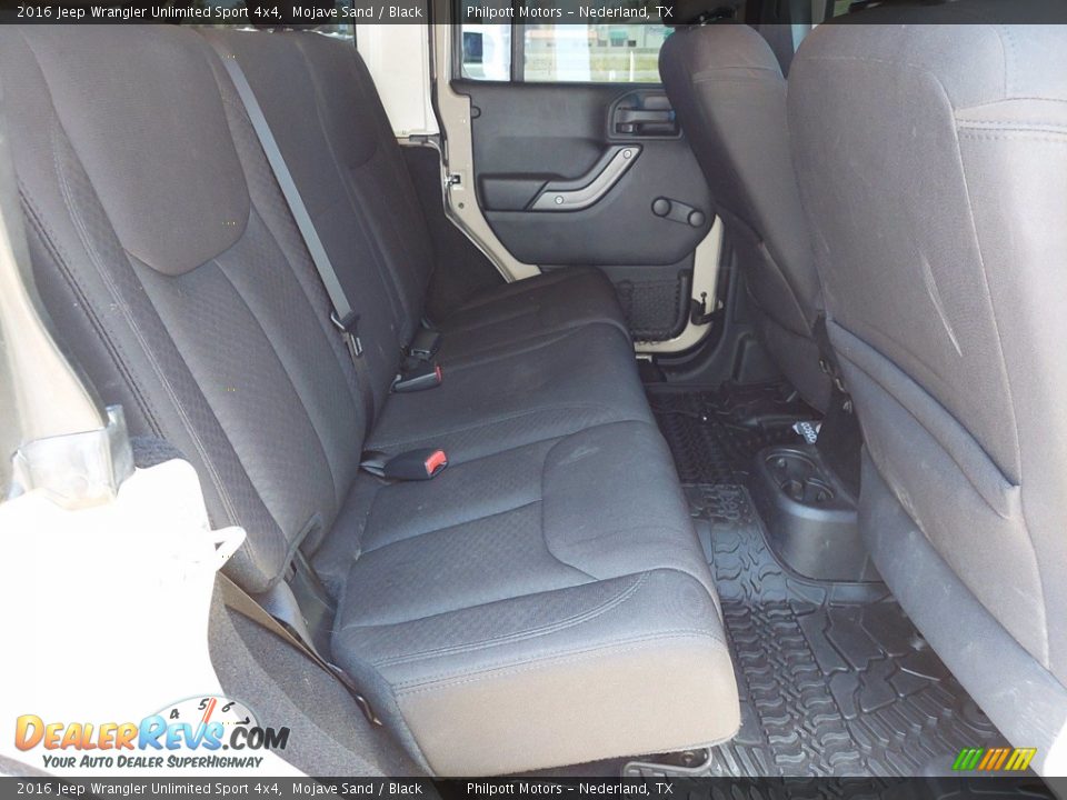 2016 Jeep Wrangler Unlimited Sport 4x4 Mojave Sand / Black Photo #22