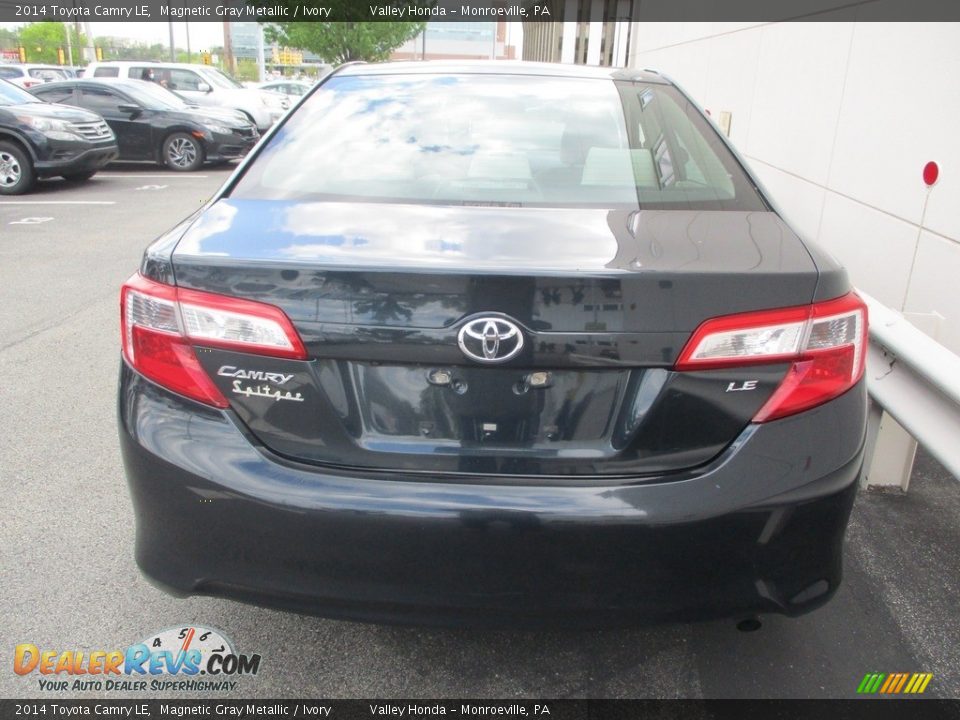 2014 Toyota Camry LE Magnetic Gray Metallic / Ivory Photo #4