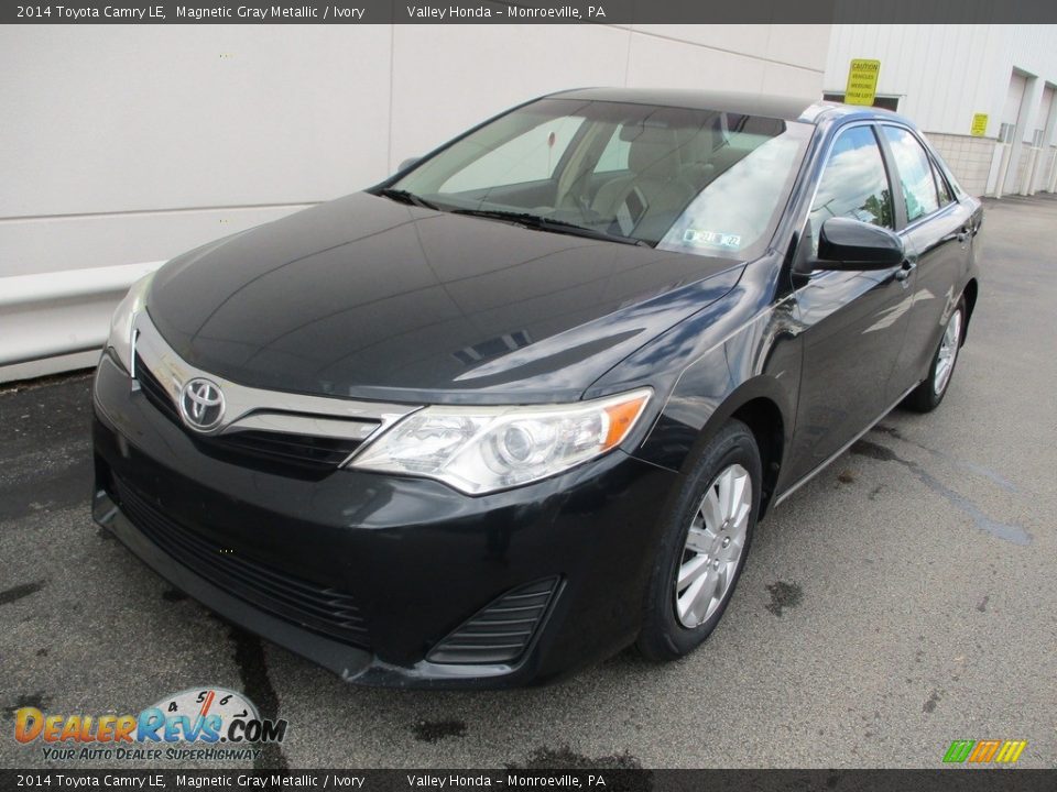 2014 Toyota Camry LE Magnetic Gray Metallic / Ivory Photo #10