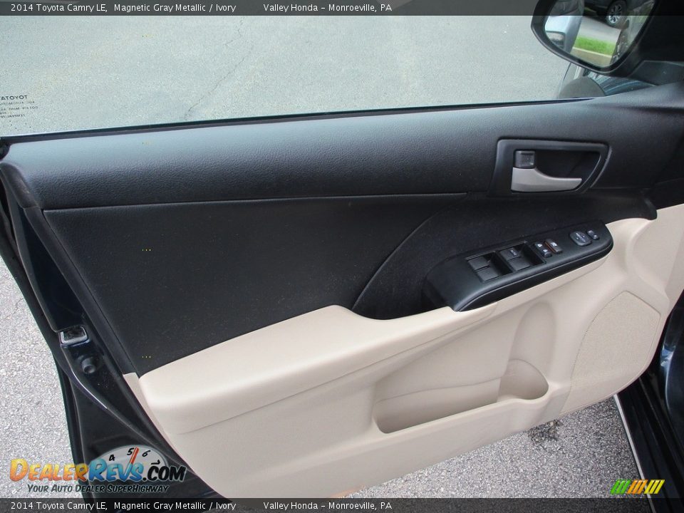 2014 Toyota Camry LE Magnetic Gray Metallic / Ivory Photo #11