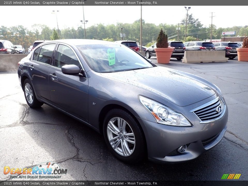 Front 3/4 View of 2015 Infiniti Q40 Sedan Photo #10