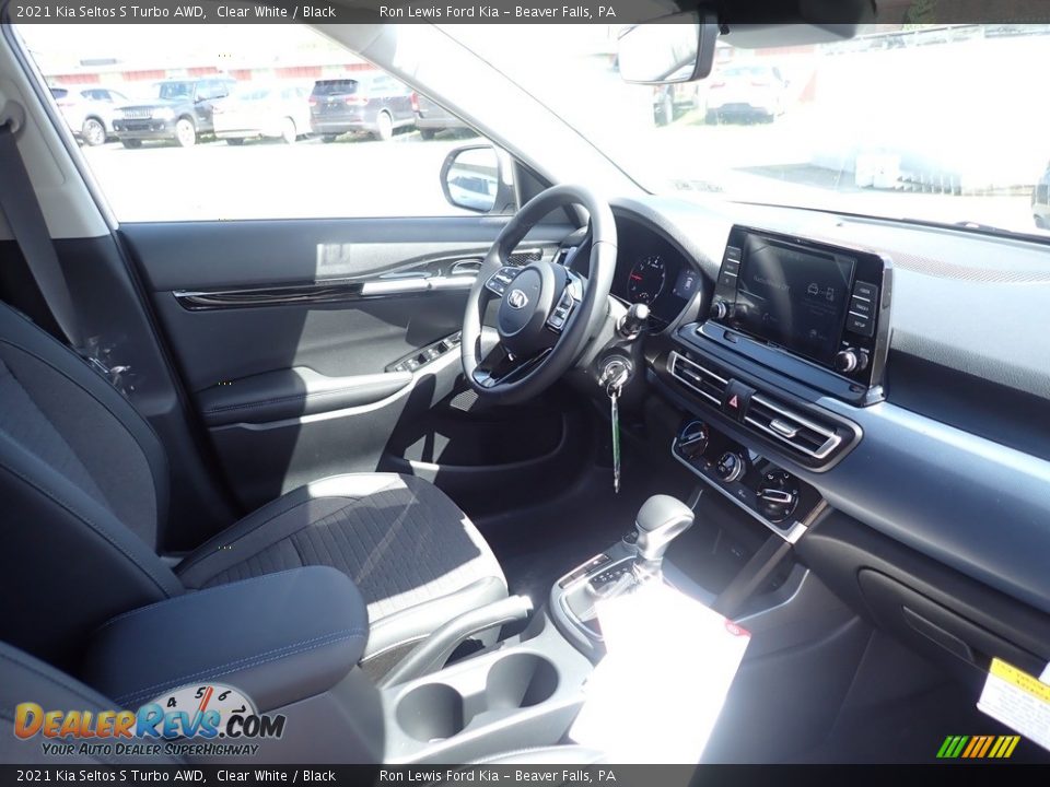 2021 Kia Seltos S Turbo AWD Clear White / Black Photo #12
