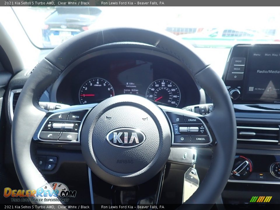 2021 Kia Seltos S Turbo AWD Clear White / Black Photo #18