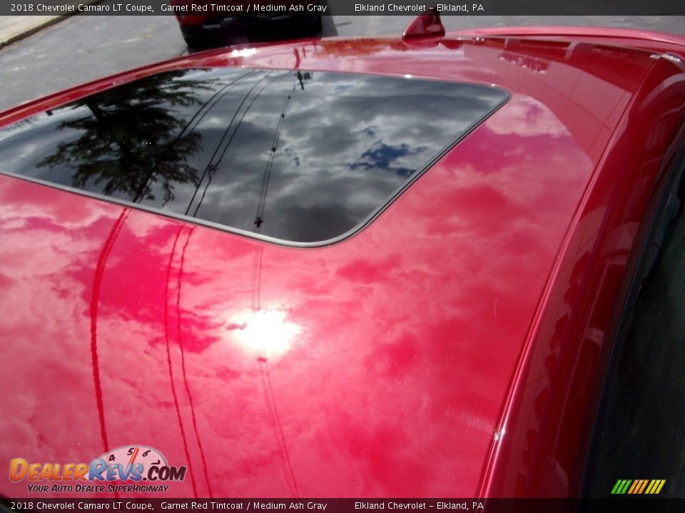 2018 Chevrolet Camaro LT Coupe Garnet Red Tintcoat / Medium Ash Gray Photo #8