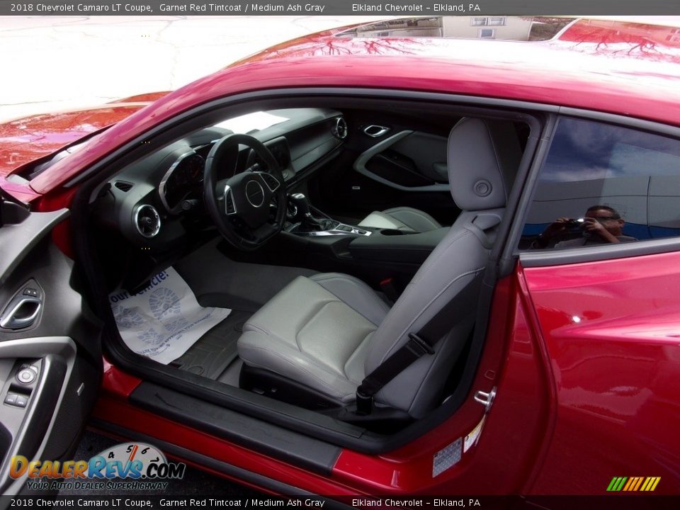 2018 Chevrolet Camaro LT Coupe Garnet Red Tintcoat / Medium Ash Gray Photo #10