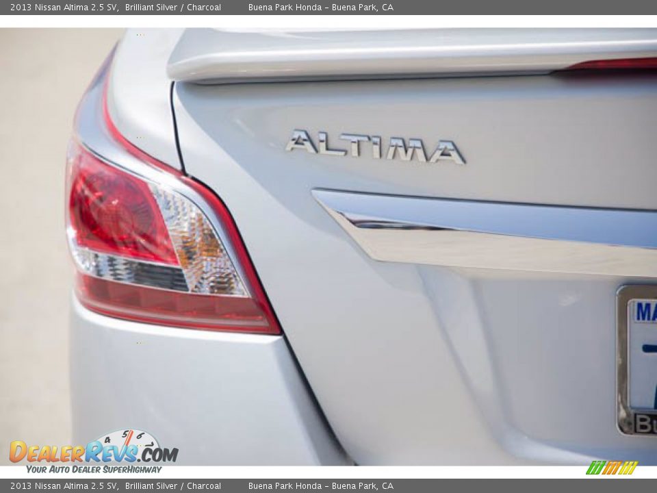 2013 Nissan Altima 2.5 SV Brilliant Silver / Charcoal Photo #10