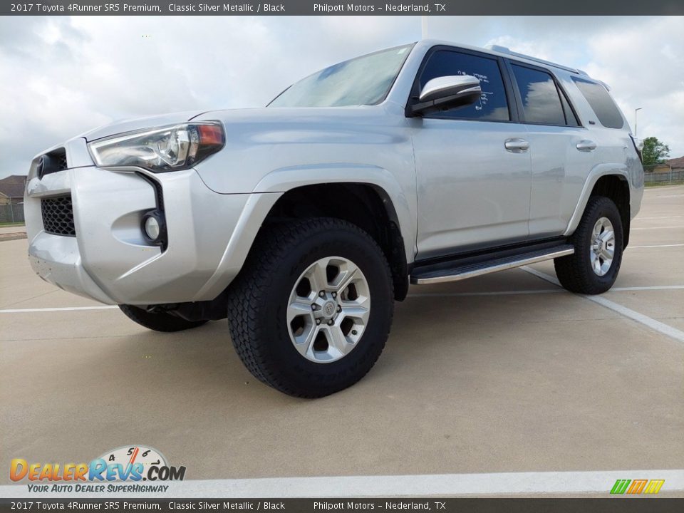 Front 3/4 View of 2017 Toyota 4Runner SR5 Premium Photo #2