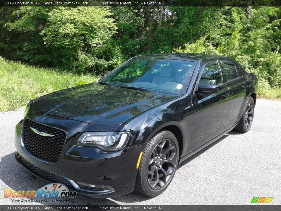 2019 Chrysler 300 S Gloss Black / Smoke/Black Photo #2