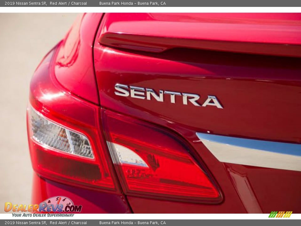 2019 Nissan Sentra SR Red Alert / Charcoal Photo #10