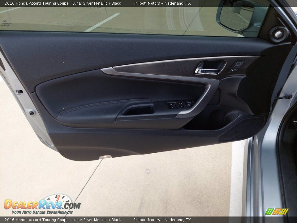 Door Panel of 2016 Honda Accord Touring Coupe Photo #10