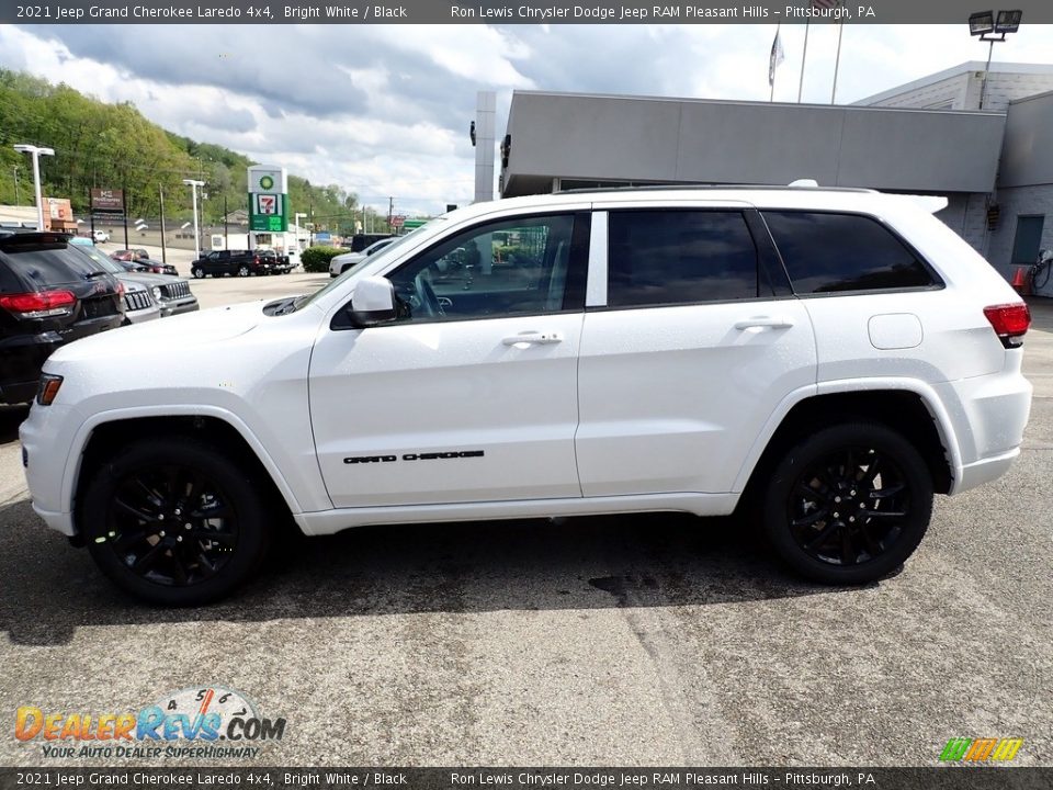 2021 Jeep Grand Cherokee Laredo 4x4 Bright White / Black Photo #2