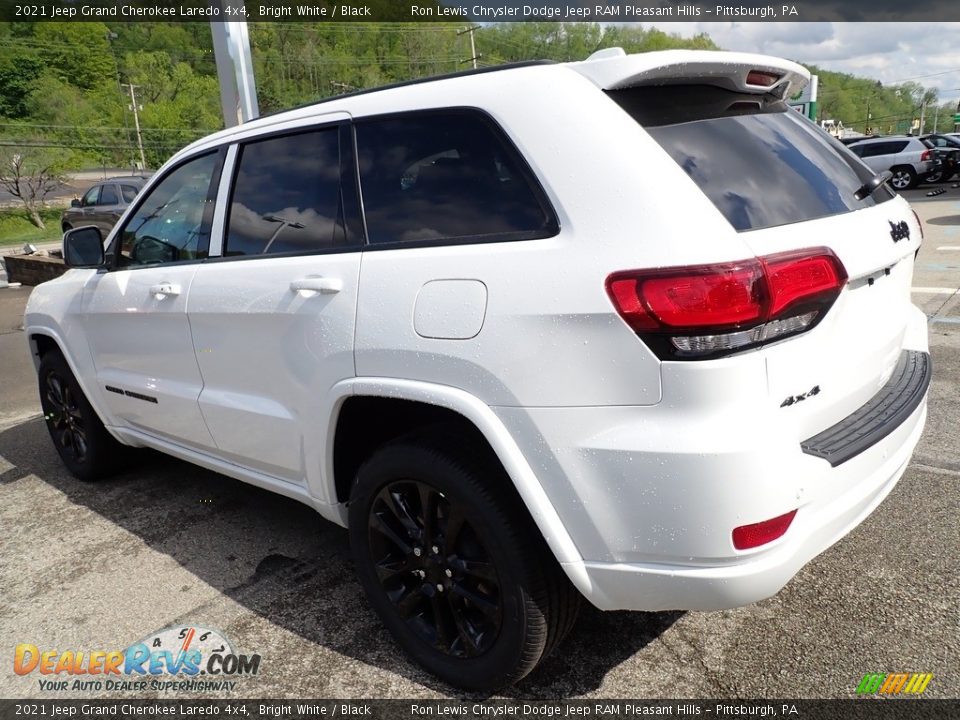 2021 Jeep Grand Cherokee Laredo 4x4 Bright White / Black Photo #3