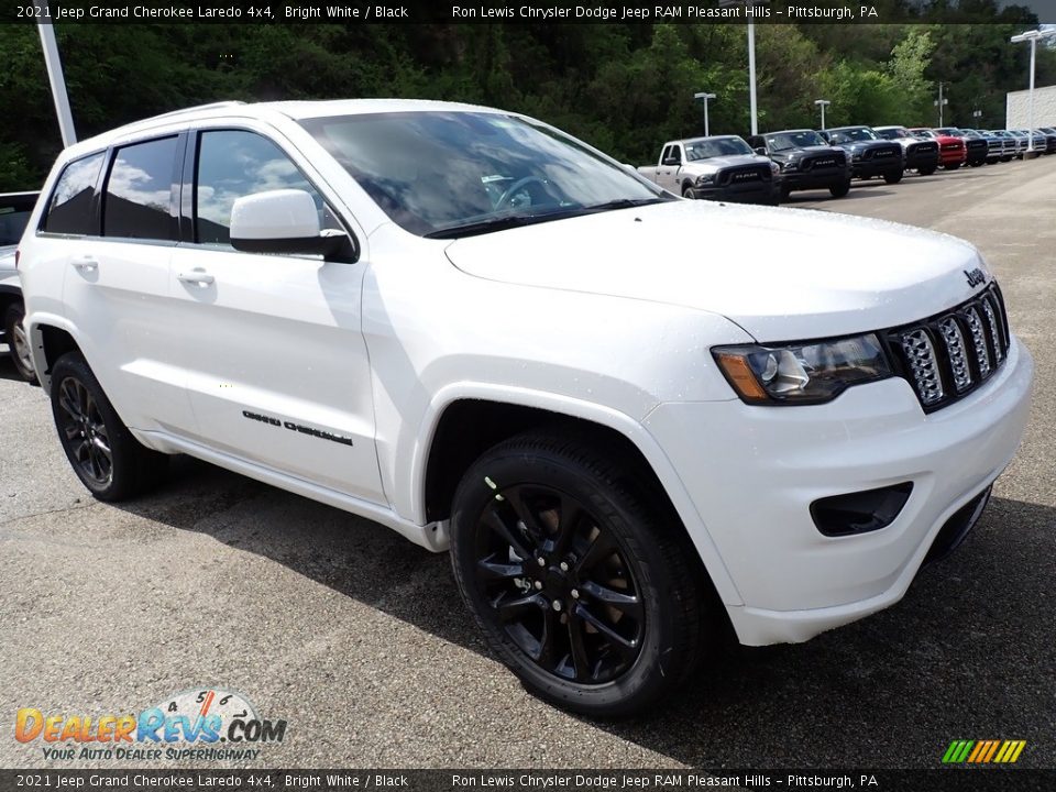 2021 Jeep Grand Cherokee Laredo 4x4 Bright White / Black Photo #8