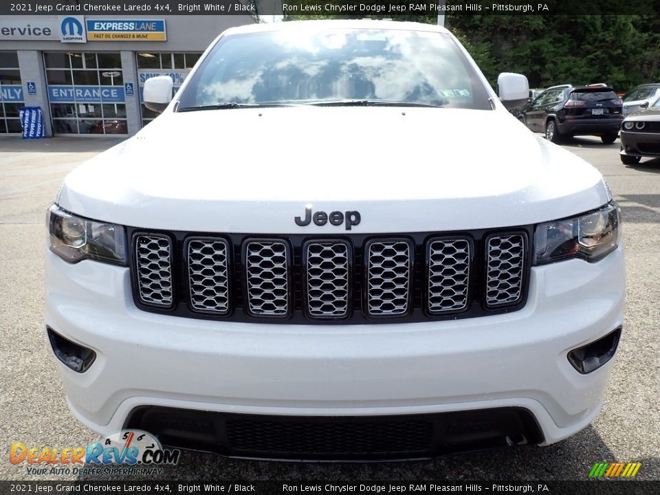 2021 Jeep Grand Cherokee Laredo 4x4 Bright White / Black Photo #9