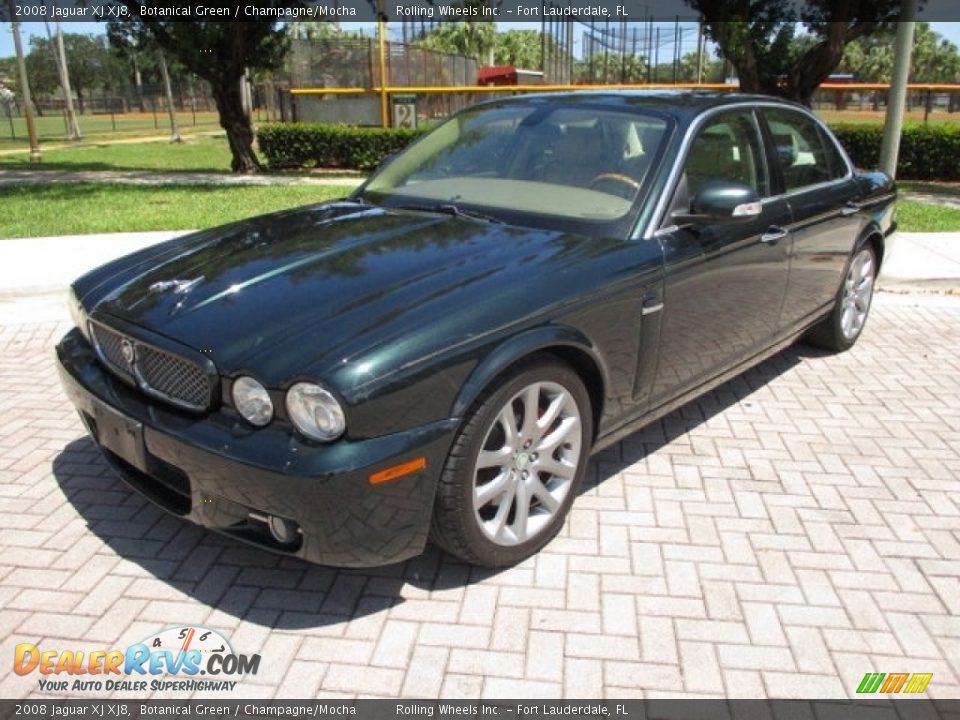 Front 3/4 View of 2008 Jaguar XJ XJ8 Photo #1