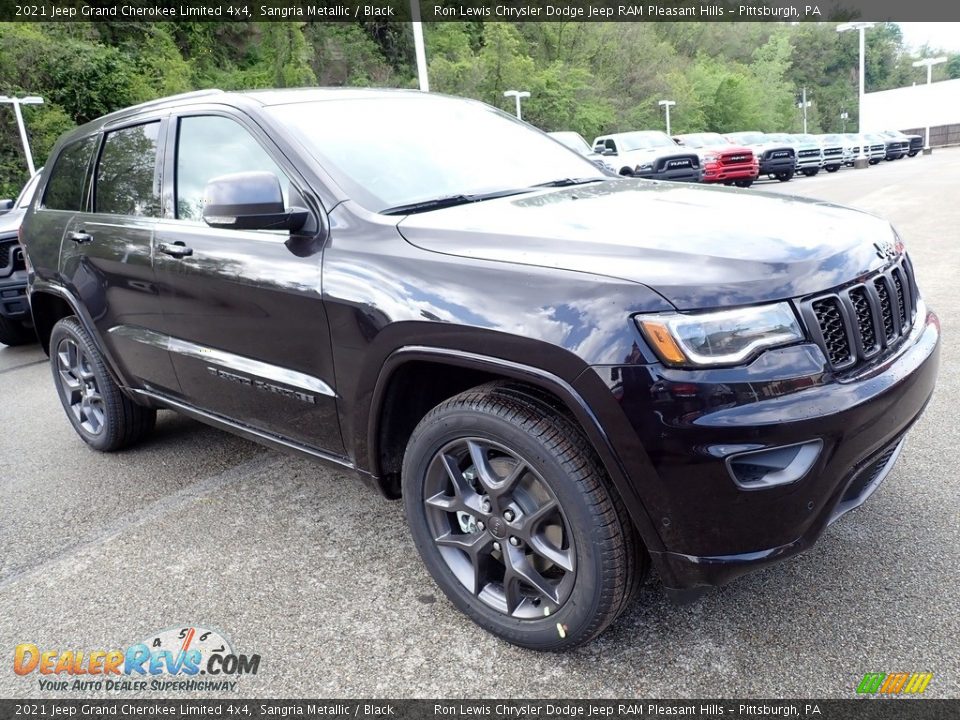 Front 3/4 View of 2021 Jeep Grand Cherokee Limited 4x4 Photo #8