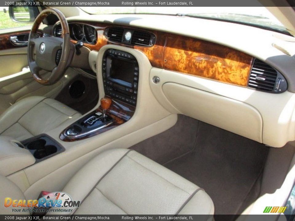 Dashboard of 2008 Jaguar XJ XJ8 Photo #19