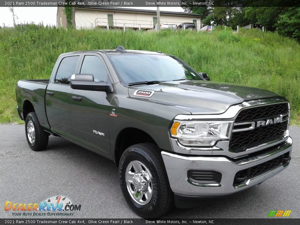 Front 3/4 View of 2021 Ram 2500 Tradesman Crew Cab 4x4 Photo #4